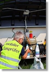 Gasprüfer beim prüfen